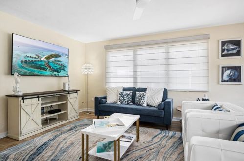 1097 Sperling Ave, Naples, FL 34103-2325