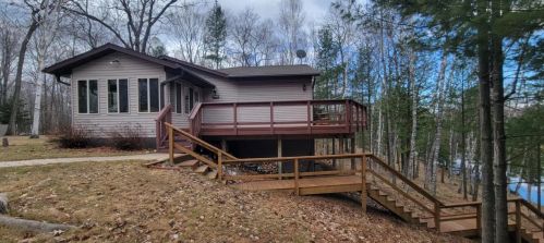 16137 Cedar Point Ln, Mountain, WI 54149-9797