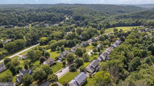 106 Longfields Way, Downingtown PA  19335-4486 exterior