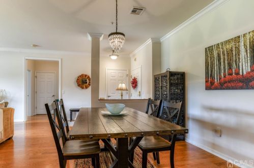 307 Regency Pl, Woodbridge NJ  07095-1032 exterior