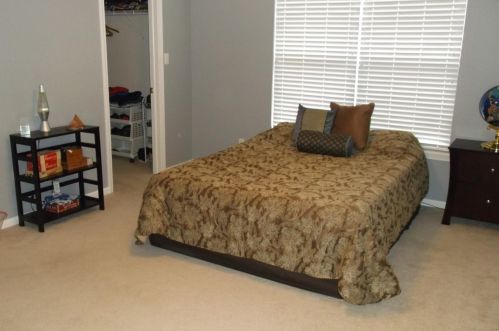 11820 Broadway, Crown Point IN  46307-8877 exterior