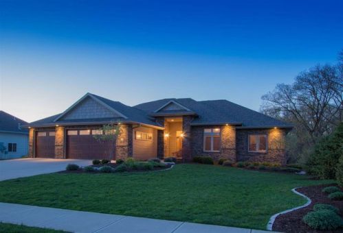 95 Auburn East Ln, Iowa City, IA 52241-3476