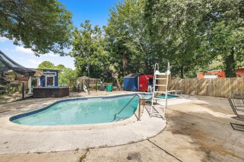 2310 Roy Rd, Pearland TX 77581-7681 exterior