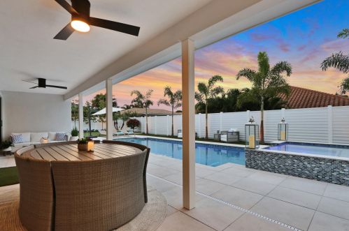 441 Lyra Cir, West Palm Beach, FL 33408-1901