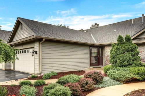463 Sunset Trl, Chenequa, WI 53029-2444