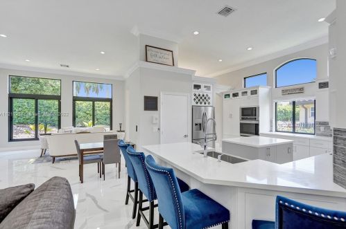 3821 185th Ave, Hollywood FL  33029-2712 exterior