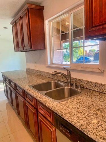 2611 Burlingame Way, San Jose, CA 95121-1214