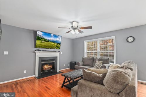 3722 Winding Holw Dr, Fredericksburg VA  22408-0242 exterior