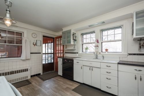 48 Housatonic St, Worcester MA  01606-1617 exterior