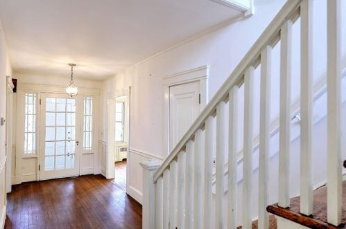 310 Elmgrove Ave, Providence RI  02906-4252 exterior