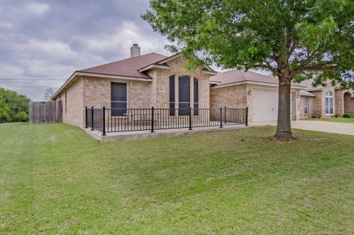 424 Nutmeg, Burleson, TX 76028-0704