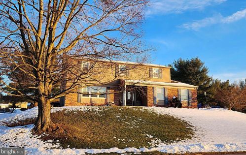 1868 Rampart Ln, Lansdale, PA 19446-5051