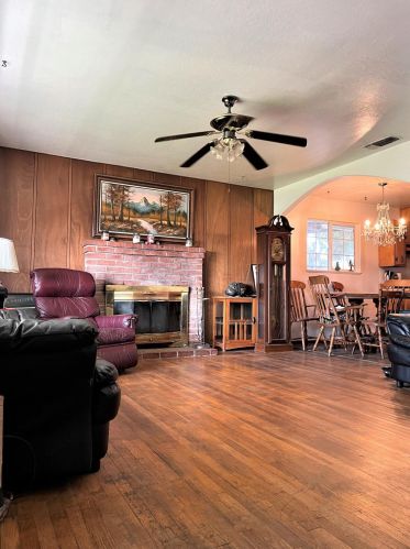 5748 16th St, Rio Linda, CA 95673-5202