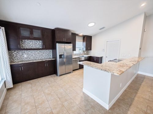 562 Rouzer St, Apopka, FL 32712-3650