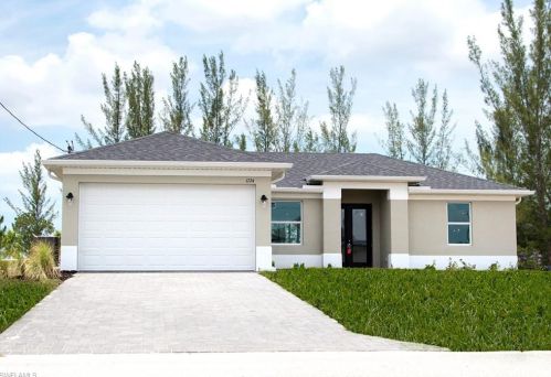 1724 21st St, Cape Coral, FL 33909-4770