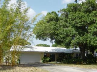 3523 Pine Valley Dr, Sarasota, FL 34239-4336