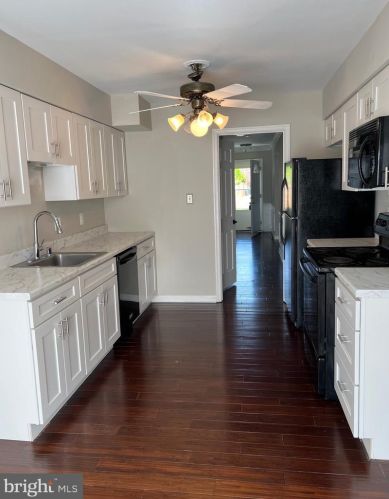 2836 Flagmaker Dr, Falls Church VA  22042-2203 exterior