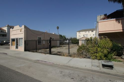 3701 Anaheim St, Long Beach, CA 90804-4003