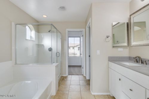 3301 Meadowview Dr, Gilbert AZ 85298-4001 exterior