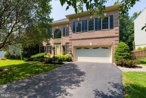 7211 Hansford Ct, Springfield, VA 22151-3000