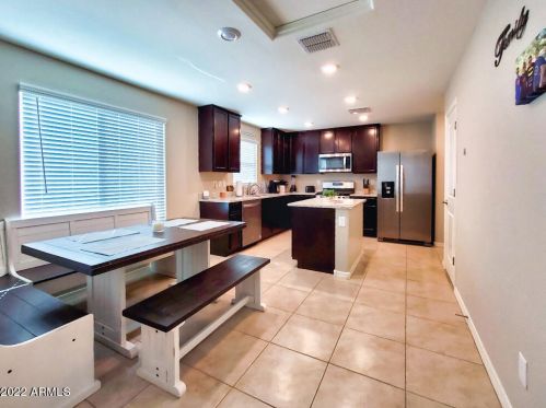 8057 Albeniz Pl, Phoenix AZ  85043 exterior