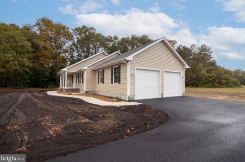 32790 Tussock Dr, Laurel, DE 19956-4248