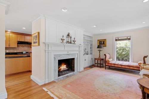 44 Shore Rd, Derry NH  03038-5114 exterior