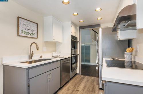 5213 Springdale Ave, Pleasanton CA 94588-3644 exterior