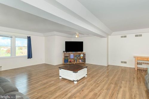 11 Thrush Dr, Carlisle PA  17015-7653 exterior