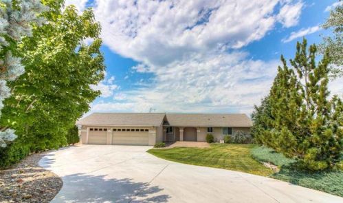 1000 Eagle Nest Dr, Granger, WA 98932-9752