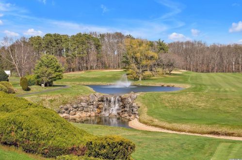 750 Verona Dr, Huntington Station NY  11747-5261 exterior