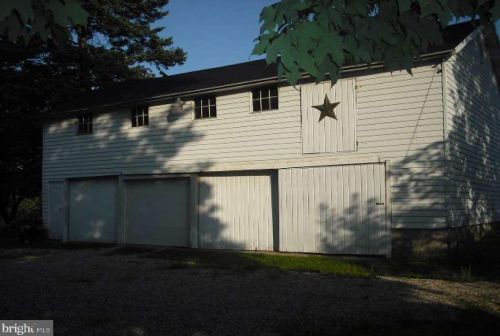 1111 Delta Rd, Red Lion PA  17356-9724 exterior