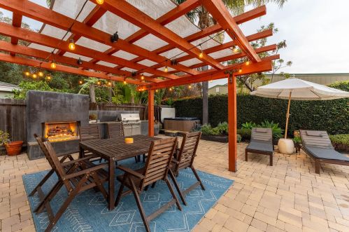 5267 Calle Barquero, Santa Barbara CA  93111-1715 exterior