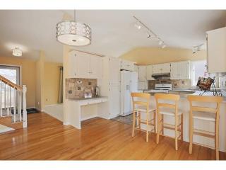 1842 Eldridge Ave, Saint Paul, MN 55113-5606