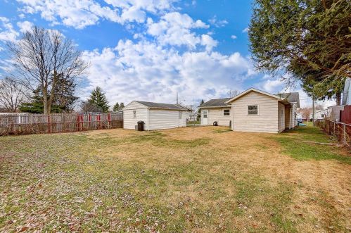 106 Westfield Dr, New Haven OH  45030-1431 exterior