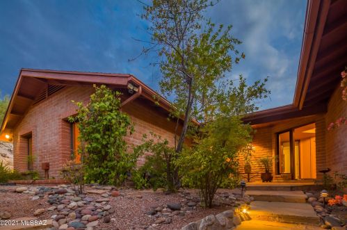 5980 Camino Desierto, Tucson, AZ 85750-1873