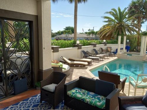 9625 6th St, Naples FL  34108-2204 exterior