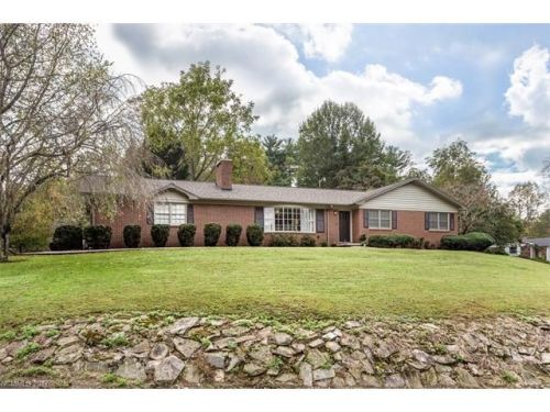 1906 Country Club Rd, Hendersonville, NC 28739-5946