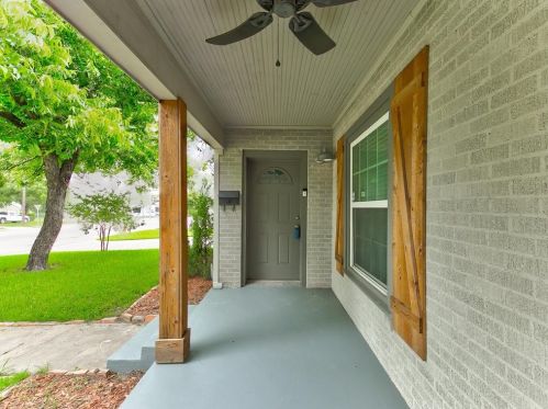 2521 Benbrook Blvd, Fort Worth TX  76109-2335 exterior