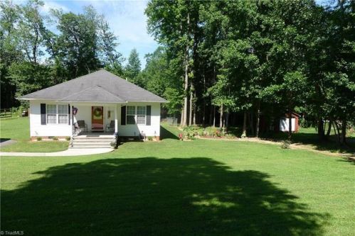 1315 Ridgewood Ave, Reidsville, NC 27320-5918