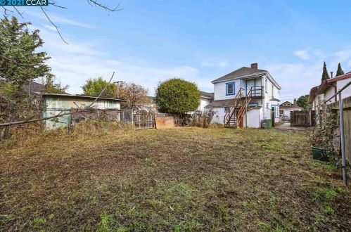 2931 Chestnut St, Oakland, CA 94608-4429