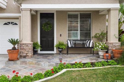 20 Radiance Ln, Trabuco Canyon, CA 92688-8713