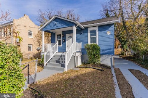 716 Bayley Pl, Washington, DC 20019-1159