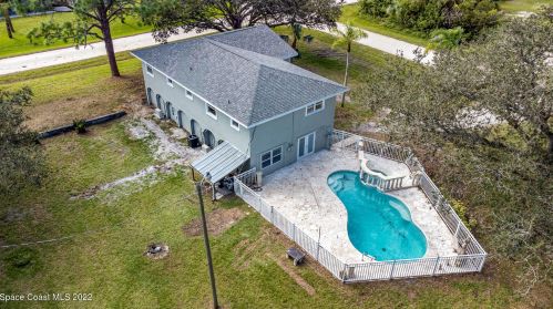 9012 102nd Ave, Vero Beach, FL 32967-3051