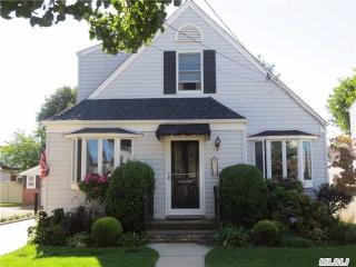 57 Brown St, Garden City, NY 11501-2009
