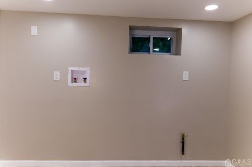 178 Louis Pl, Iselin NJ  08830-1236 exterior