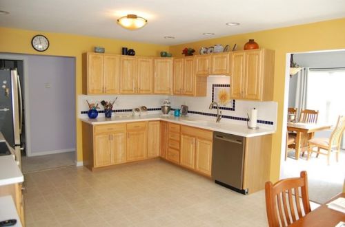 323 Nicklaus Ct, Grove City, PA 16127-3459