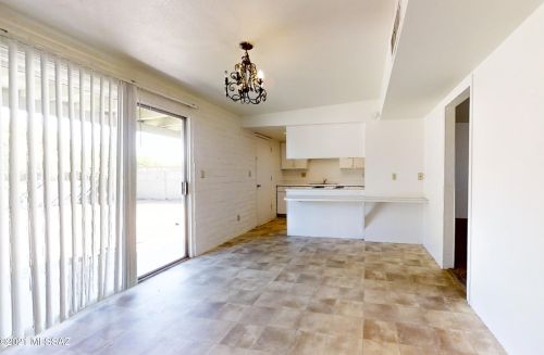 7351 David Dr, Tucson, AZ 85730-1737