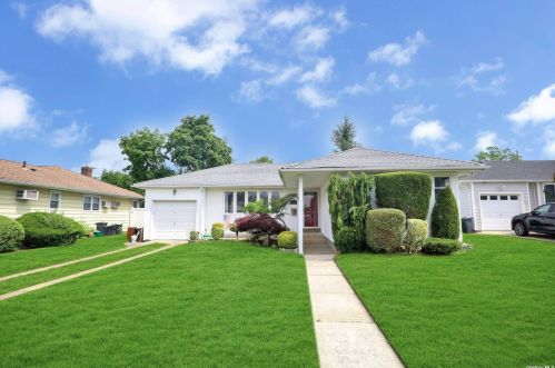 2163 Jeffrey Dr, North Bellmore, NY 11710-1547