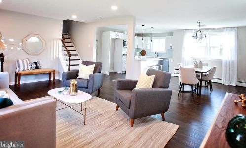 808 Sycamore Dr, Lansdale PA  19446-3128 exterior